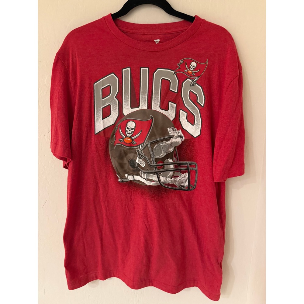 Fanatics Tampa Bay Buccaneers Mens Helmet T-shirt Size Large Helmet T-Shirt NWOT